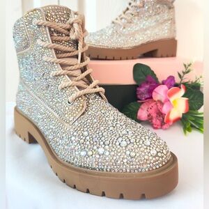 #73 BETSEY JOHNSON ~ Silver Sparkling Rhinestone Cushion Ankle Boots size 8